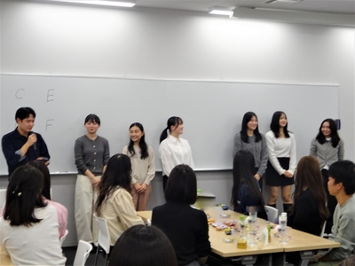 創作ゲームで盛り上がり