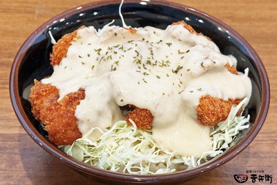 アリオリペペクリームかつ丼