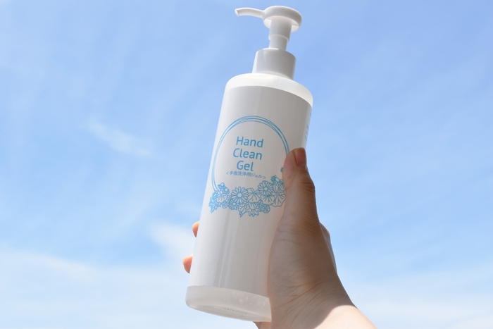 ポンプタイプ(内容量:340ml/販売価格:¥1,650)は、オフィスやご自宅用に。