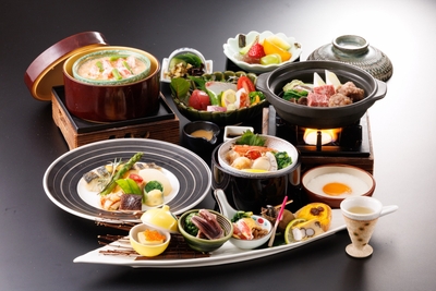 日本海の海の幸や鳥取和牛など地の物を愉しむ＜お食事＞