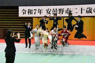 DamhHT9AhAqJoW4qkzHe.jpeg?w=940&h=940