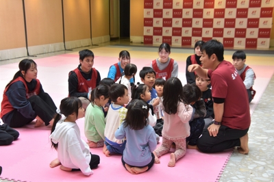 DauR2Uc8r6fiyNDHsyYZ.jpg?w=940&h=940