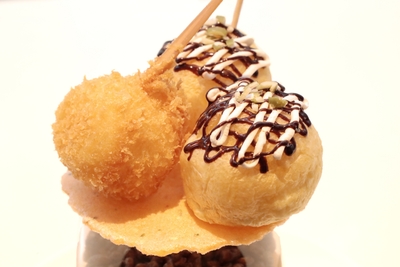 DcggDecSdI0iGL1dDYUi.jpg?w=940&h=940