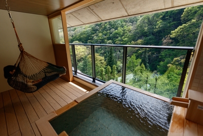 DeG5R90Q7G7LE2XtfWVQ.jpg?w=940&h=940