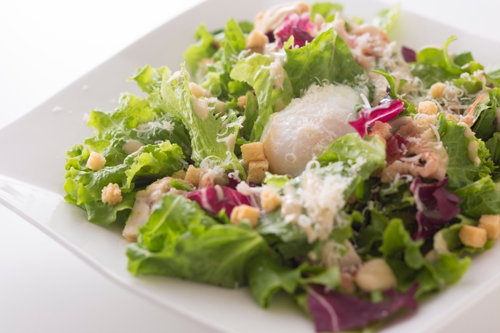 シーザーサラダ チキンのローストとベーコン添え ¥1,188