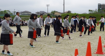 令和6年（2024年）実施の訓練における消火指導の様子