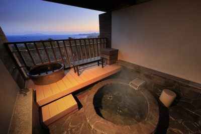 星空と伊豆山温泉を堪能する＜大浴場＞