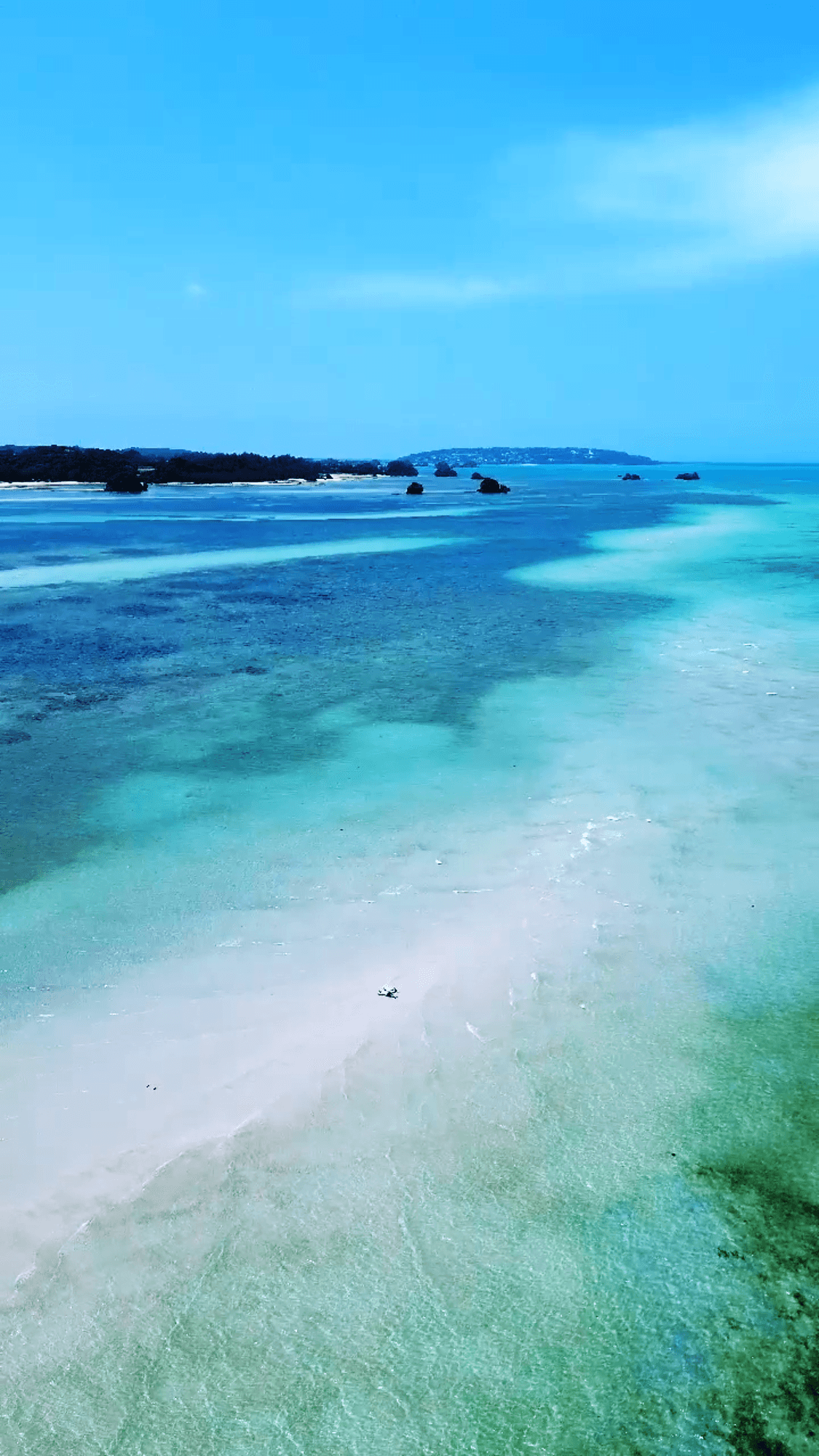 SNSで100万再生／沖縄の“幻の絶景”うむいの浜が話題