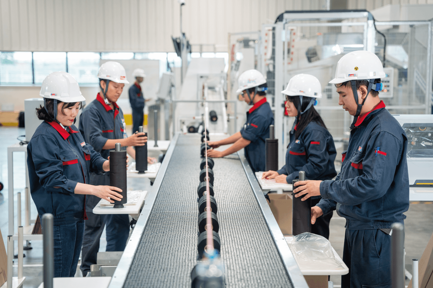 年間約4,000万平方メートルの粘着テープを生産する