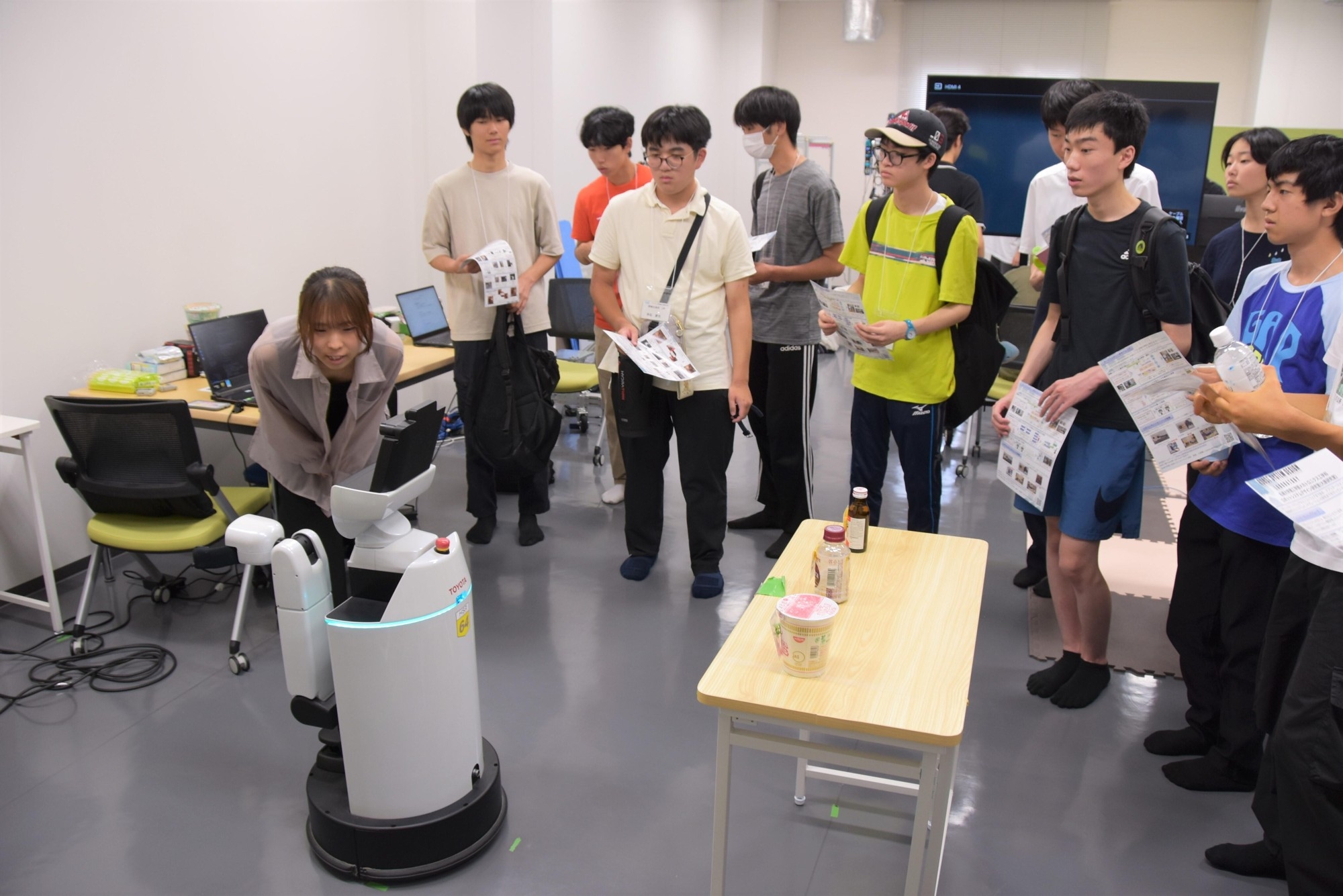 音声対話を用いたサービスロボットへの動作指示