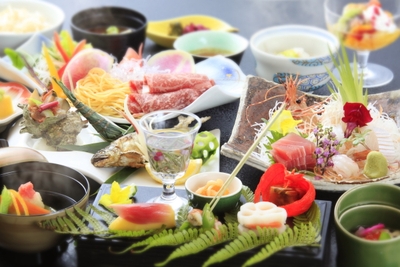 特選会席に舌鼓