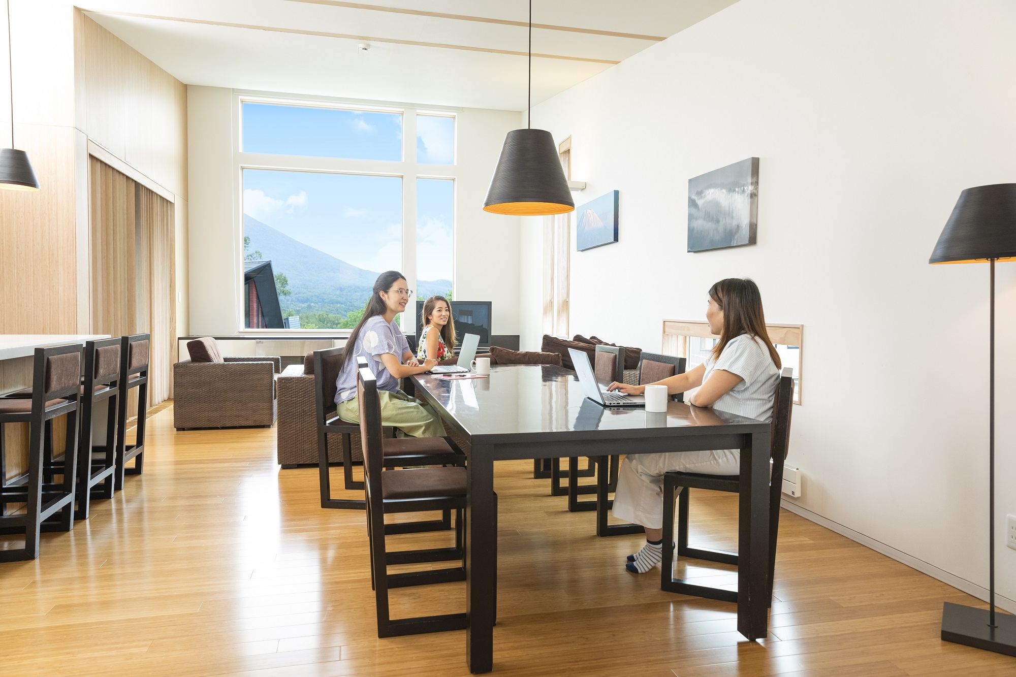 お友達や同僚とシェアハウスの様に滞在することも可能です。