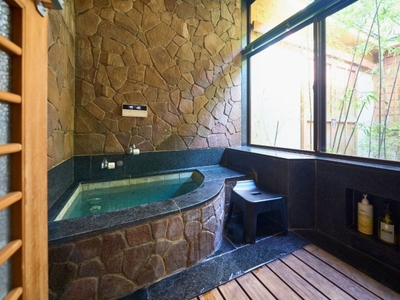 DsWDiaZL2tHaVrNfZWDR.jpg?w=940&h=940