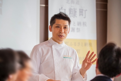 DuEJUTR4FytJIMYAsHic.jpg?w=940&h=940