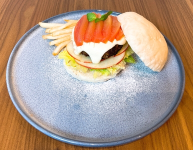 DwmkNgSXcQhSUPrUoGYK.jpg?w=940&h=940