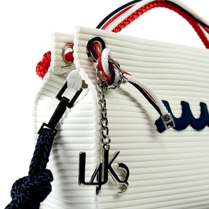 DwzriiSlshgSyyTWrBYB.jpg?w=940&h=940