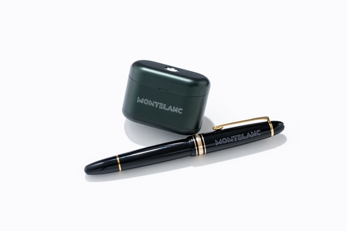 筆記具やインイヤーヘッドフォンには刻印ができます