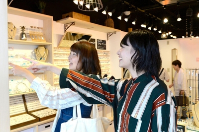 DynI5Kg3Amji8qjM0J6G.jpg?w=940&h=940