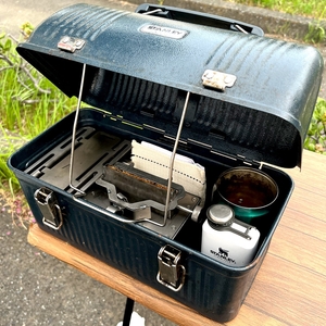 スタンレーのランチボックスにすっぽり収まるコンパクト設計