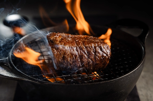 麻布料理店 Tokyo Wagyu Steak 開業1周年を記念しランチ営業開始および特別会員様へのボトルシャンパーニュ無料サービス開始