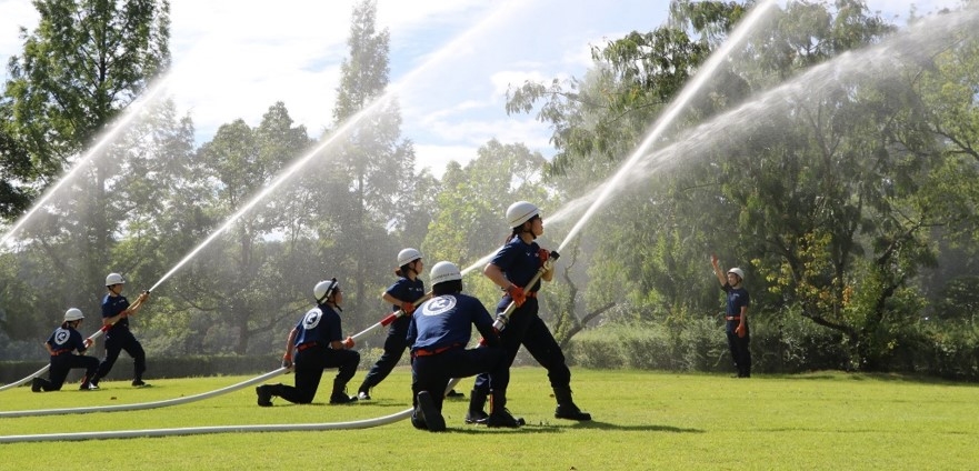 学生消防団による定期的な訓練の様子