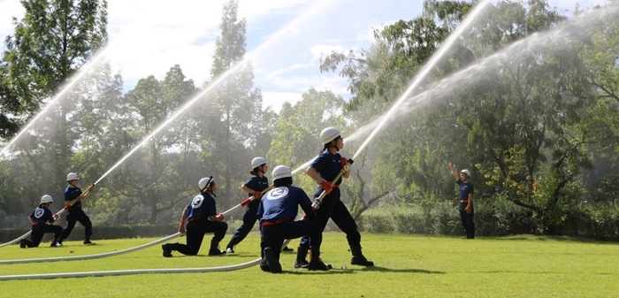 学生消防団による定期的な訓練の様子