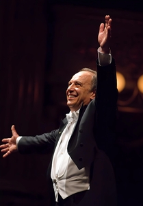 E9oBjLGZcwWUUclo2Kg1.jpg?w=940&h=940