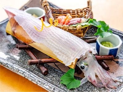 EC7ZZj6lA4roqVIOktms.jpg?w=940&h=940