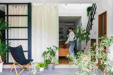 廃棄されるパイナップルの葉から生まれた 高機能な新素材カーテン「KICCA」を5月20日に発売