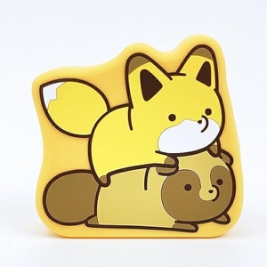 タヌキとキツネのポーチ特集