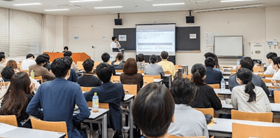 令和8年（2026年）5月に実施した調査・分析研究会の様子