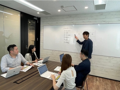 EGHdrd6RfV9E5PgtirSV.jpg?w=940&h=940