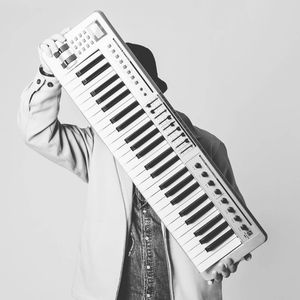 YU-JIN（ユージン）