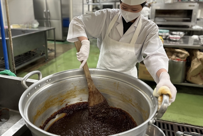 自家製南蛮味噌の仕込み(松島一の坊)