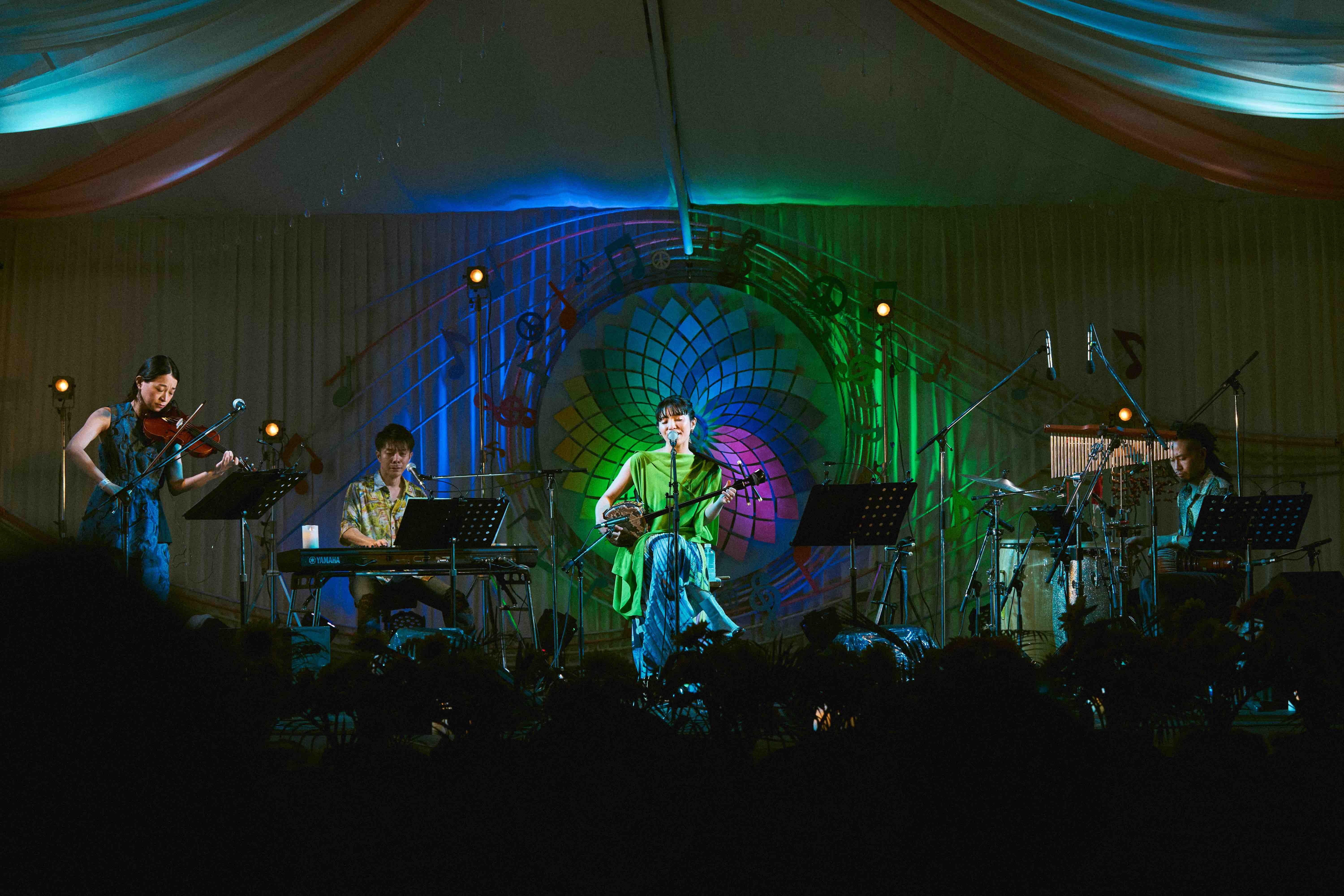 城 南海が【FUJI ROCK FESTIVAL’23】に出演!最新曲「柔らかな檻」をフェスならではのロック編成で披露!