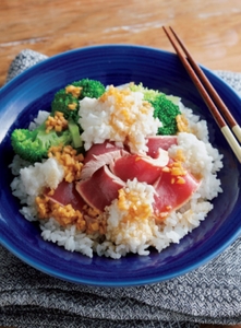 「肝」をととのえる「まぐろとブロッコリーのしょうがだれ丼」