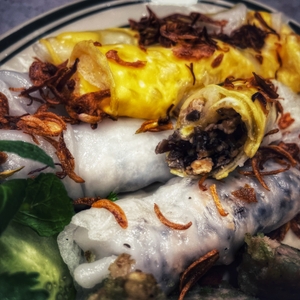 玉子入り(黄色)とノーマル(白)があります