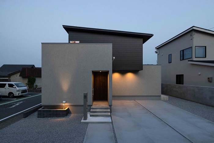 光と風のコンセプトハウス|外観夜