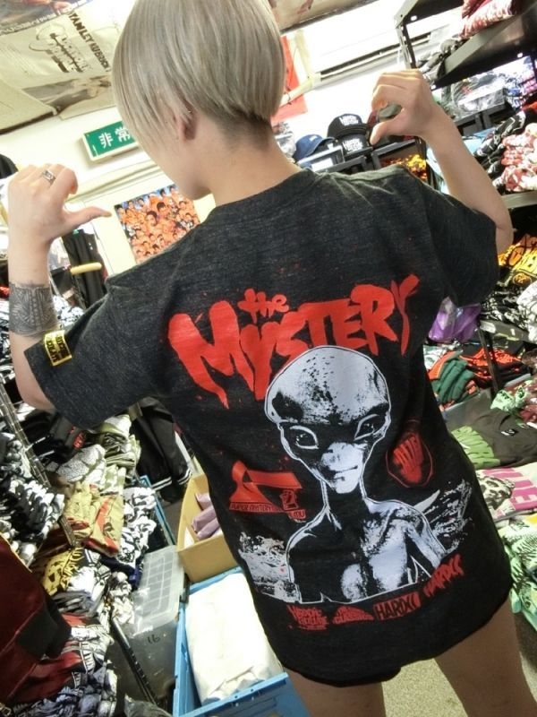 月刊ムー×ハードコアチョコレート、新作Tシャツ「宇宙人」が登場！ 表