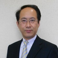 中野 明安氏