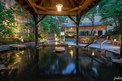 EdCqd5fCqAzWzzMXvAeI.jpeg?w=940&h=940