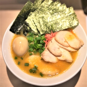 海老の香味油の香る特製海老ラーメン