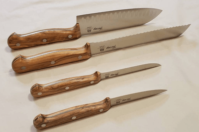 【トスカーナナイフ】はもちろん切れ味も秀逸です。