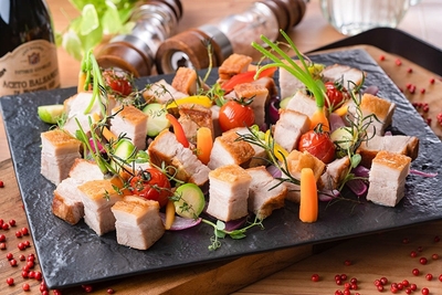 Esmvev6AP8fj9lj4tJAt.jpg?w=940&h=940