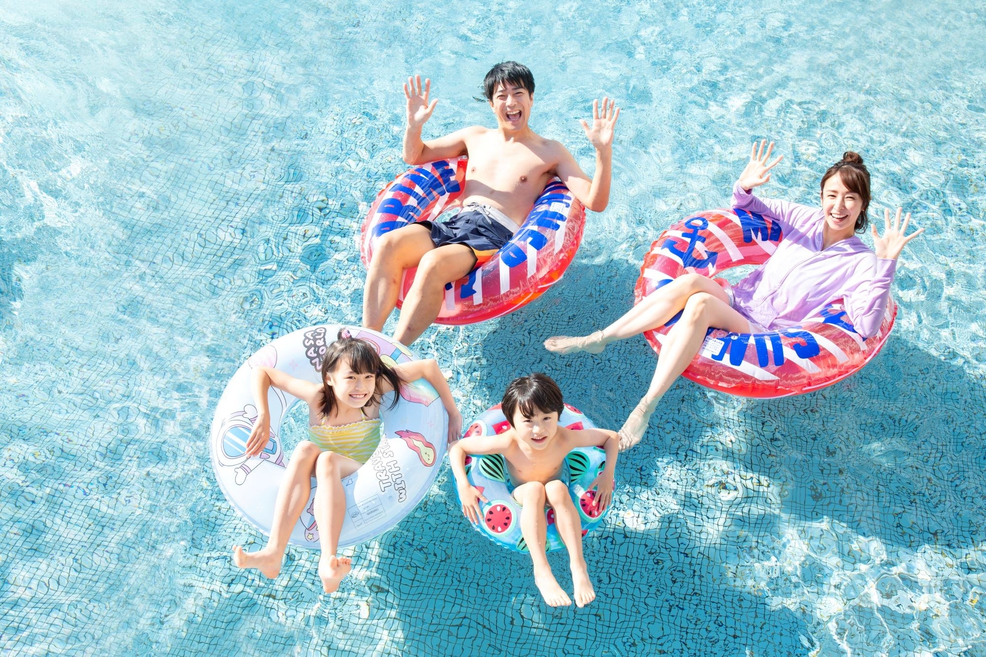 移動なしで夏レジャーが完結。プール付き温泉宿を全国に展開
プールと温泉!夏のよくばり家族旅行なら「大江戸温泉物語グループ」へ