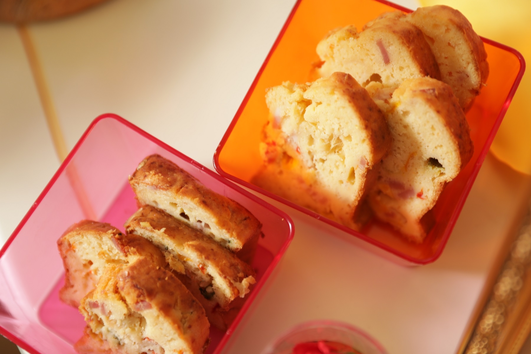 オニオンケイクサレ:フライドオニオンが入った塩気のあるパウンドケーキ