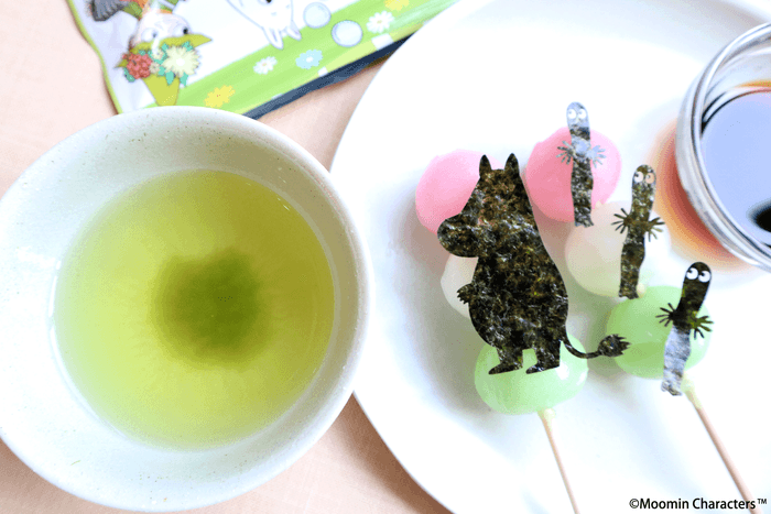 温かいお茶とお団子