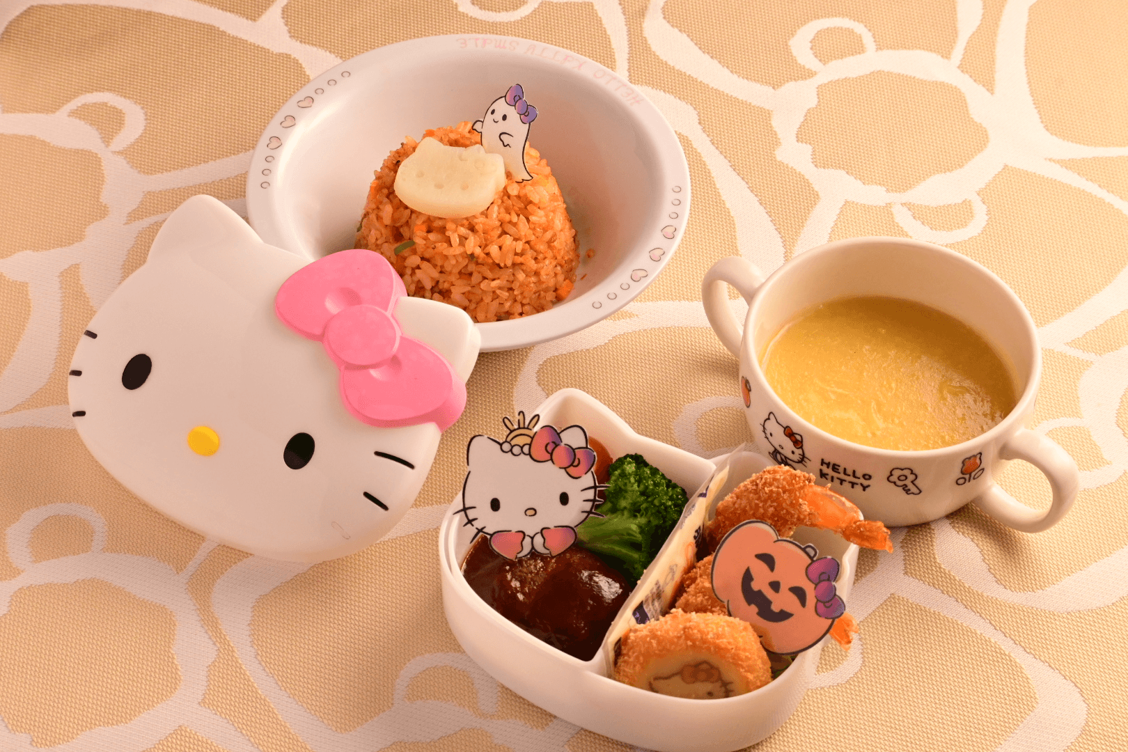 ハローキティ最中でお食事を可愛くアレンジしよう♪ 『ハロウィンデコ最中』プレゼント10月23日より開始 ~「AWAJI HELLO KITTY APPLE LAND ワクワク!Autumn Festival」 開催中~