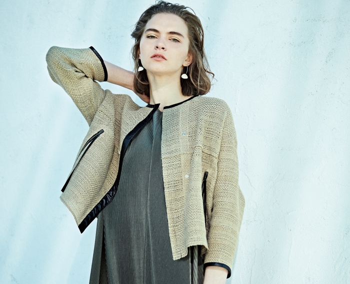 ジャケット 35,200円(税込) カラー:亜麻、ネイビー