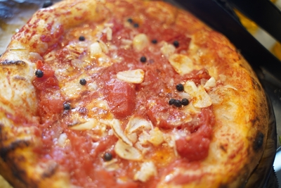 イタリアの伝統的な品種であるサンマルツァーノトマトを使用